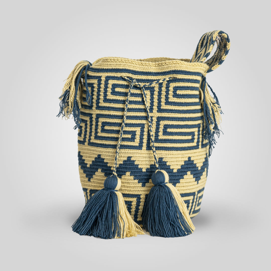 Mochila de Diseño Grande "Ainchi" A12