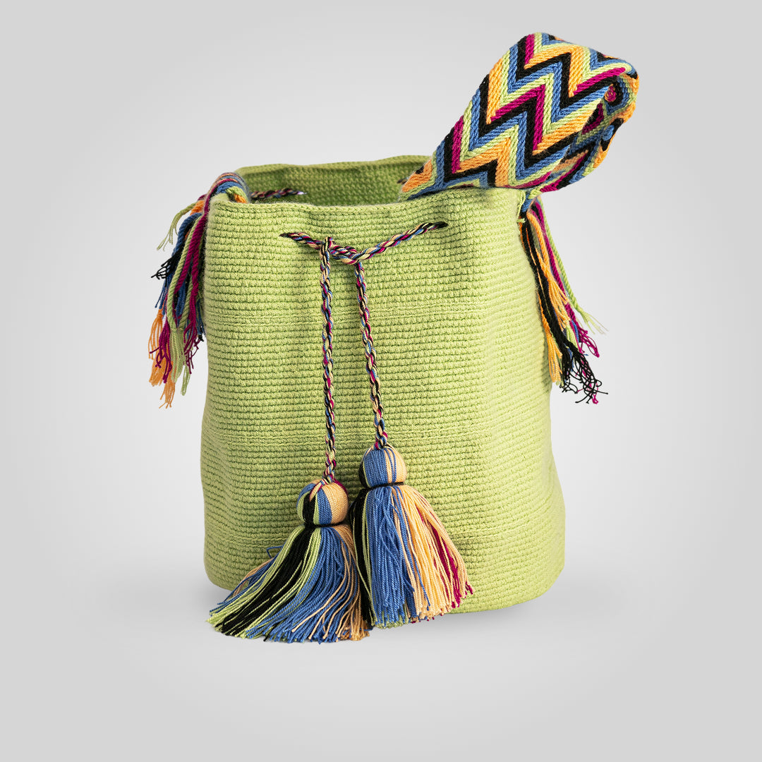 Mochila Wayuu unicolor verde "Wouma" C2