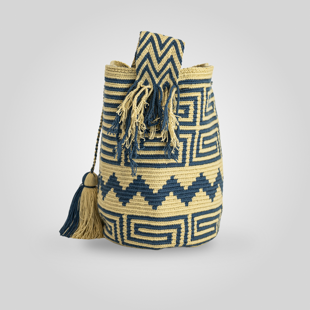 Mochila de Diseño Grande "Ainchi" A12