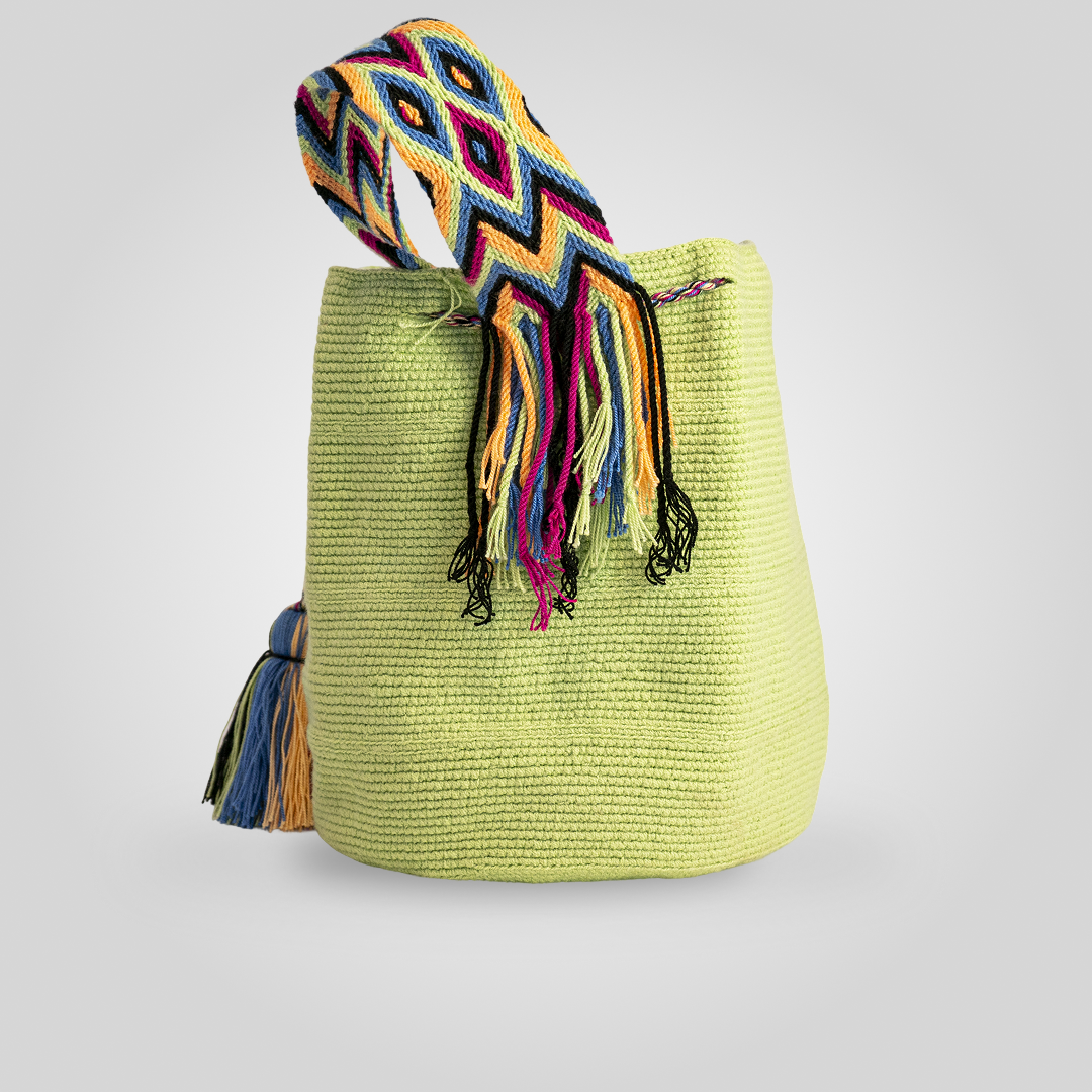 Mochila Wayuu unicolor verde "Wouma" C2