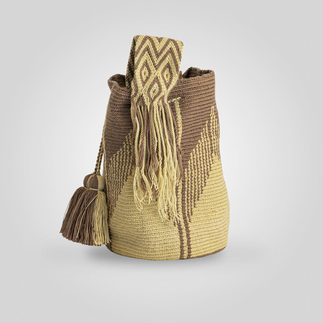 Mochila de Diseño Grande "Achijiraa" A2