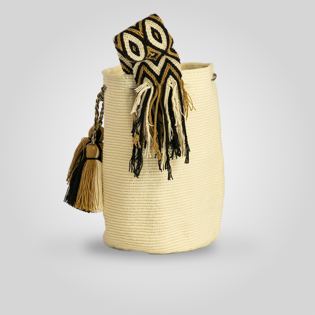 Mochila Wayuu Unicolor Blanca con Flecos Cafés "Jepirachi" C7