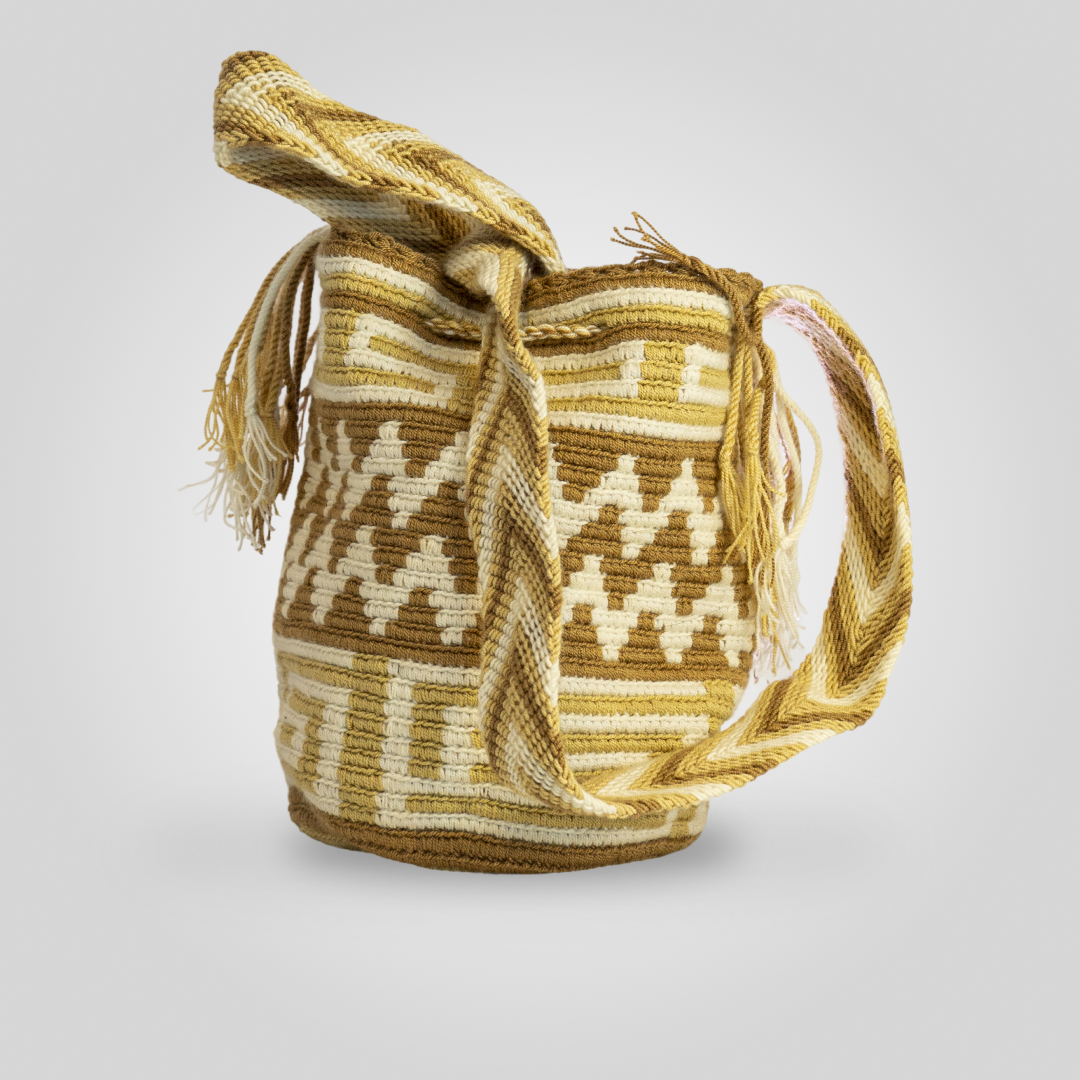 Mochila de Diseño Mediana "Outsü" B4