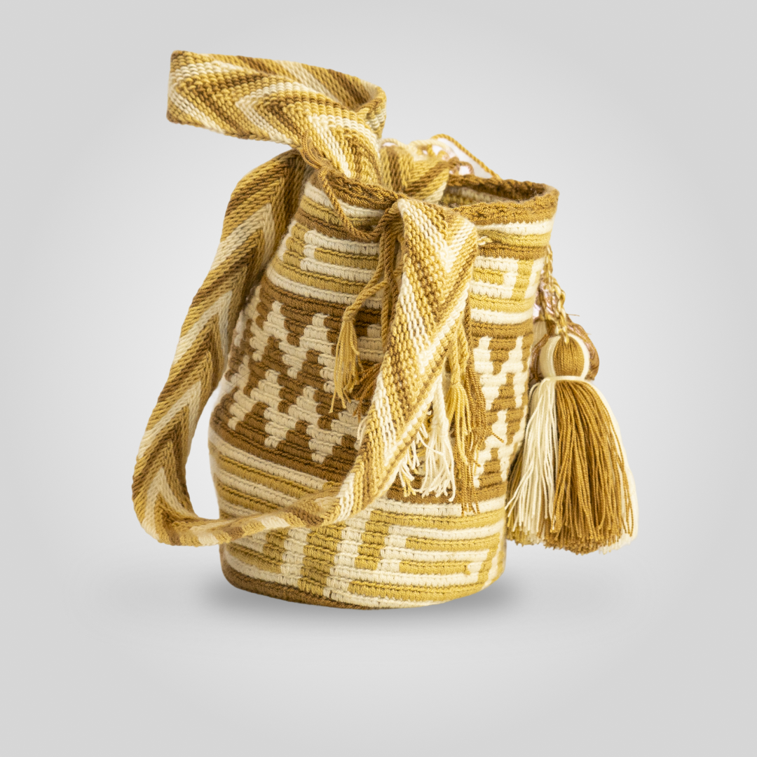 Mochila de Diseño Mediana "Outsü" B4